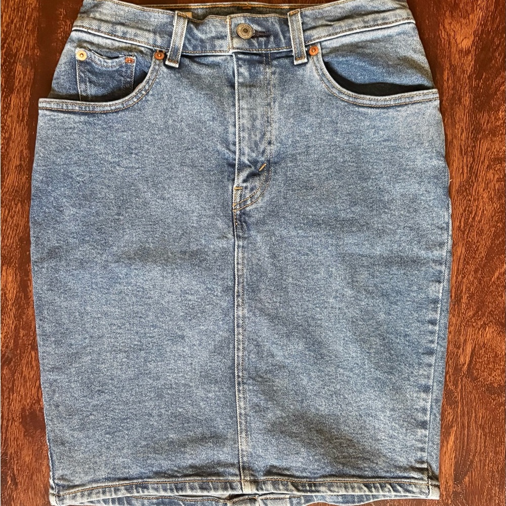 Levi’s Denim Pencil Skirt
